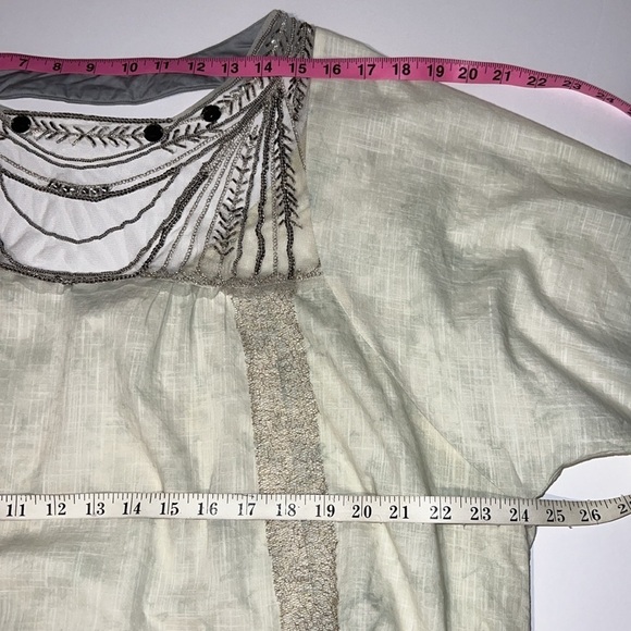 Elegant Cream and Gray Women's Top - Picture 10 of 16